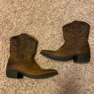Ariat boys leather cowboy boots